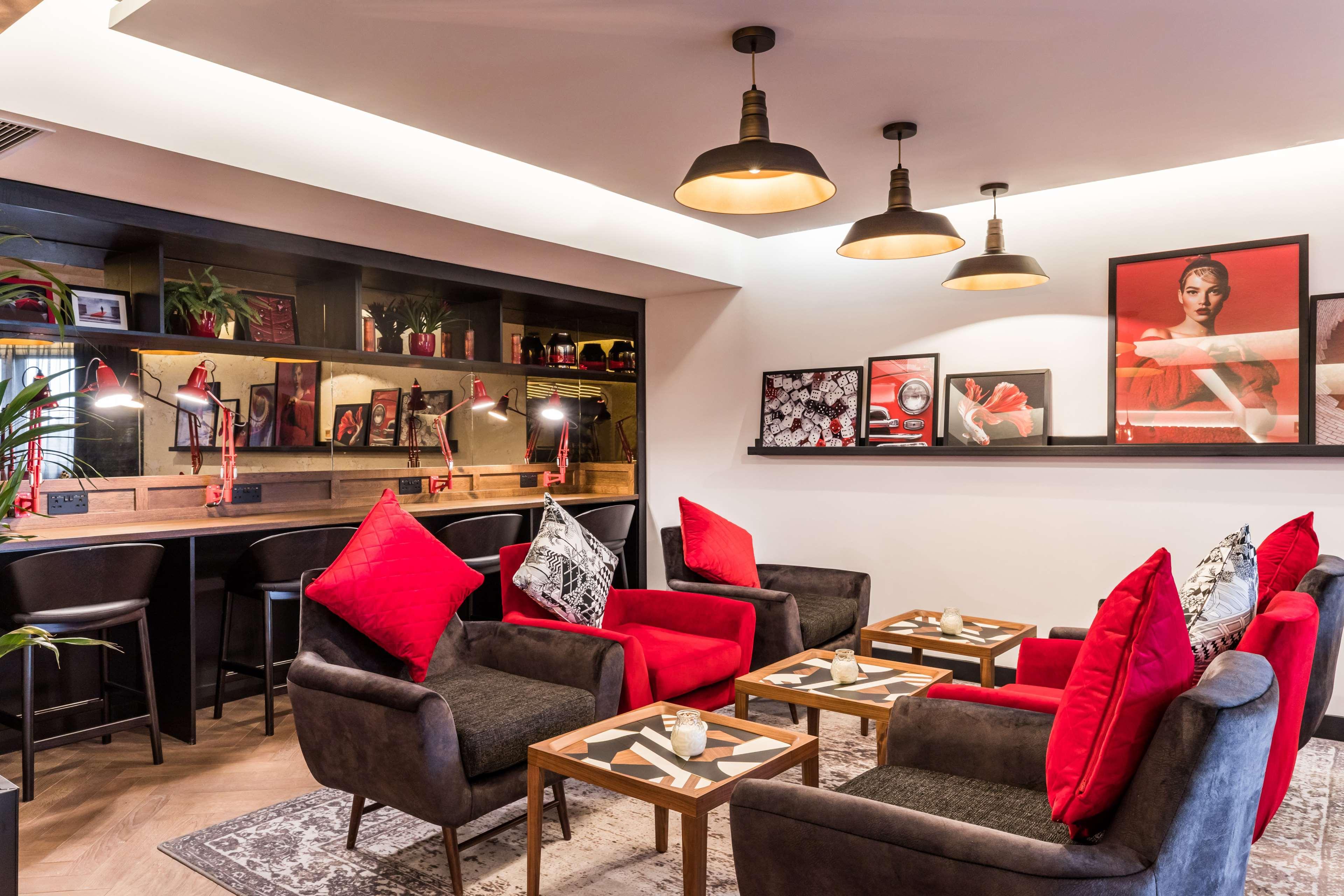 Hotel Radisson Red London Heathrow Harmondsworth Esterno foto Interior of the hotel