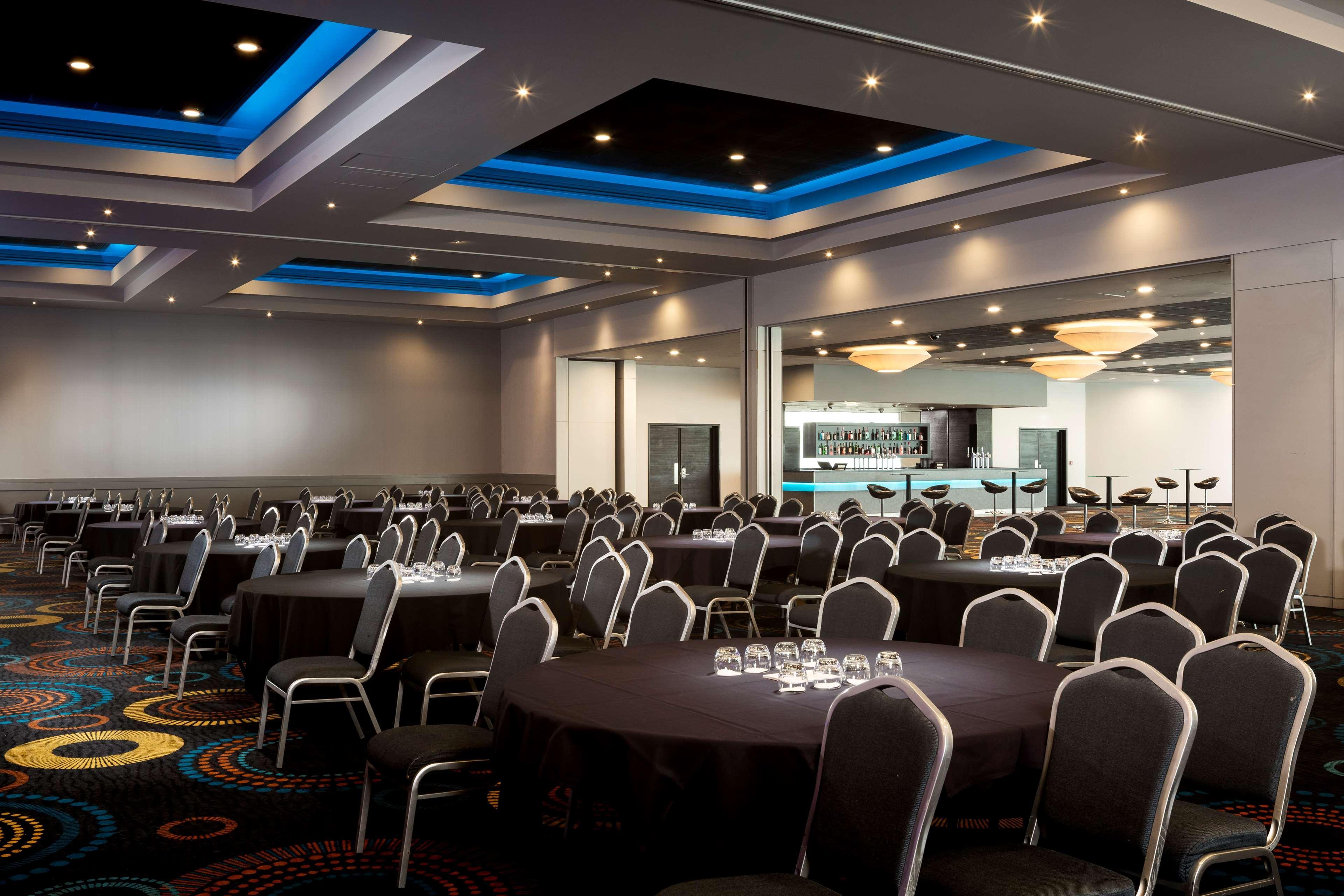 Hotel Radisson Red London Heathrow Harmondsworth Esterno foto The function room of the hotel