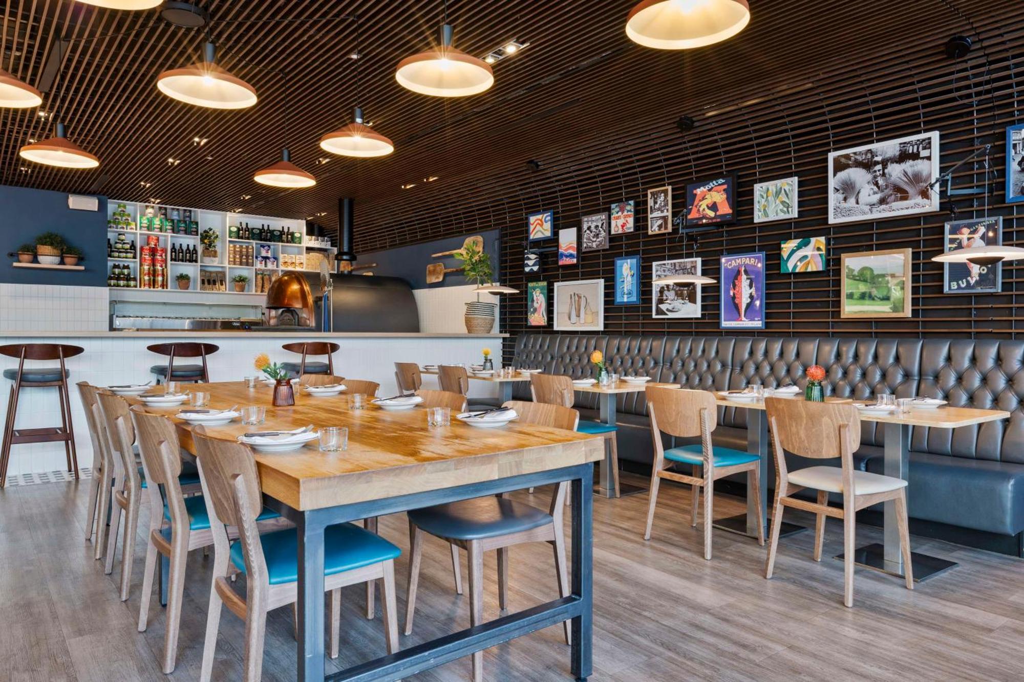 Hotel Radisson Red London Heathrow Harmondsworth Esterno foto Interior of the restaurant