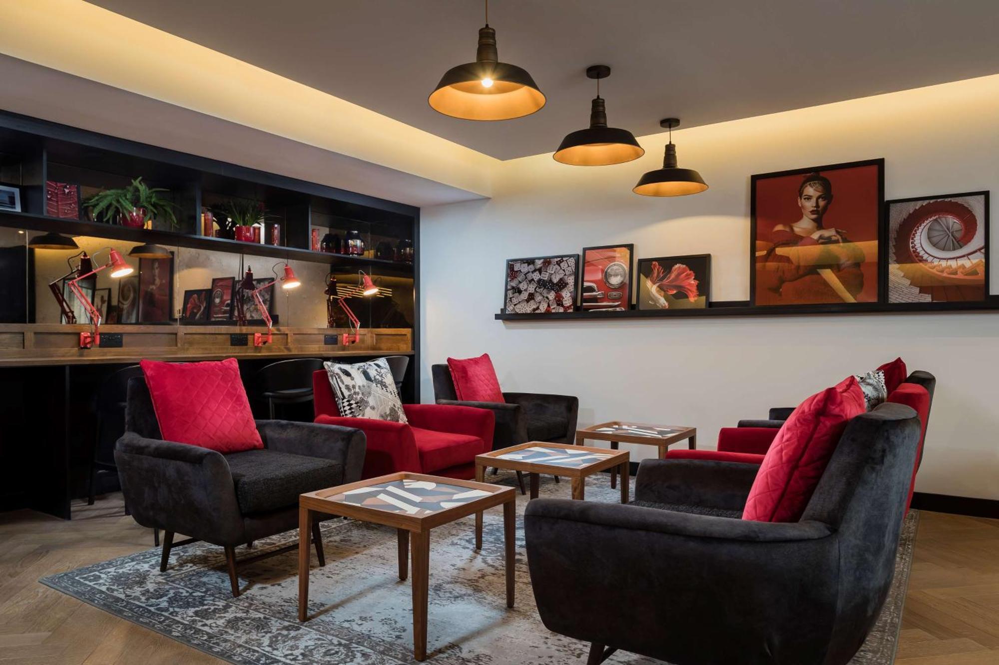 Hotel Radisson Red London Heathrow Harmondsworth Esterno foto Interior of the hotel
