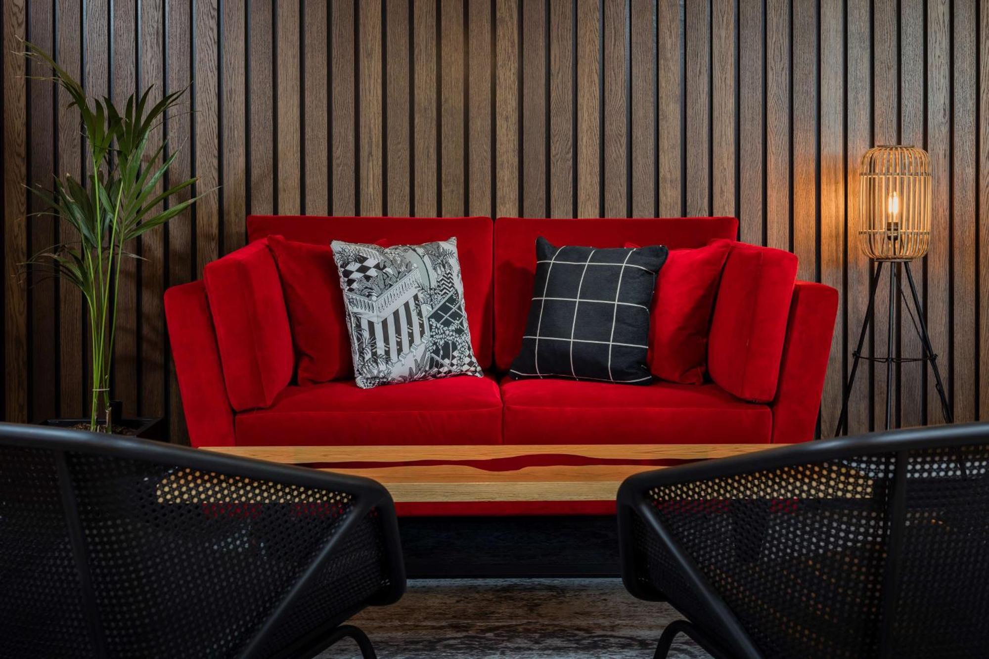 Hotel Radisson Red London Heathrow Harmondsworth Esterno foto "The interior of the hotel is very modern"