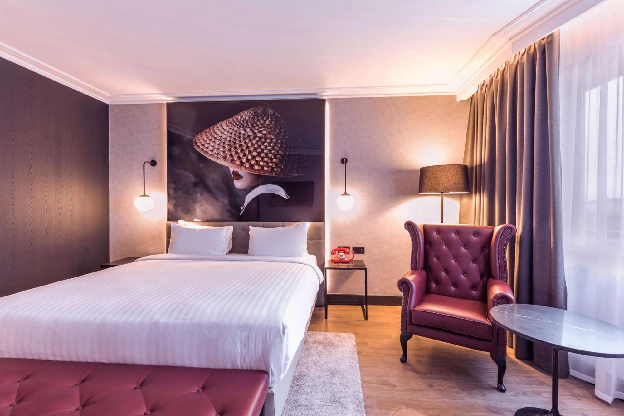 Hotel Radisson Red London Heathrow Harmondsworth Esterno foto