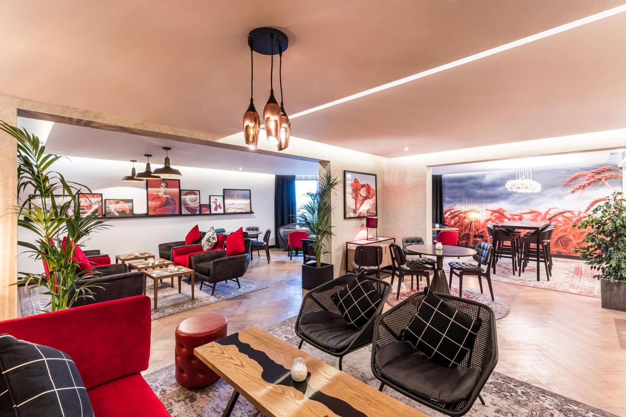 Hotel Radisson Red London Heathrow Harmondsworth Esterno foto Interior of the hotel